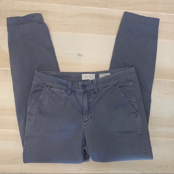 Anthropologie Pants - Anthropologie Relaxed Fit Chinos Size 26